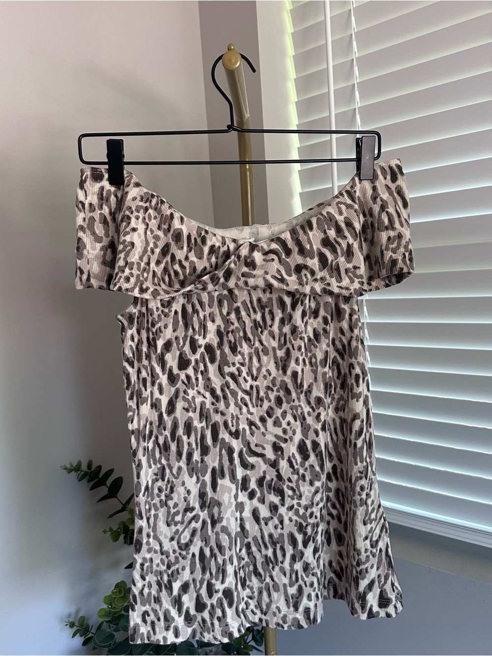 Off-Shoulder Leopard Print Top